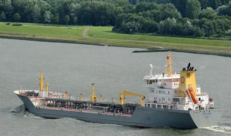VLADIMIR RUSANOV Tanker IMO 9056868 photo 5