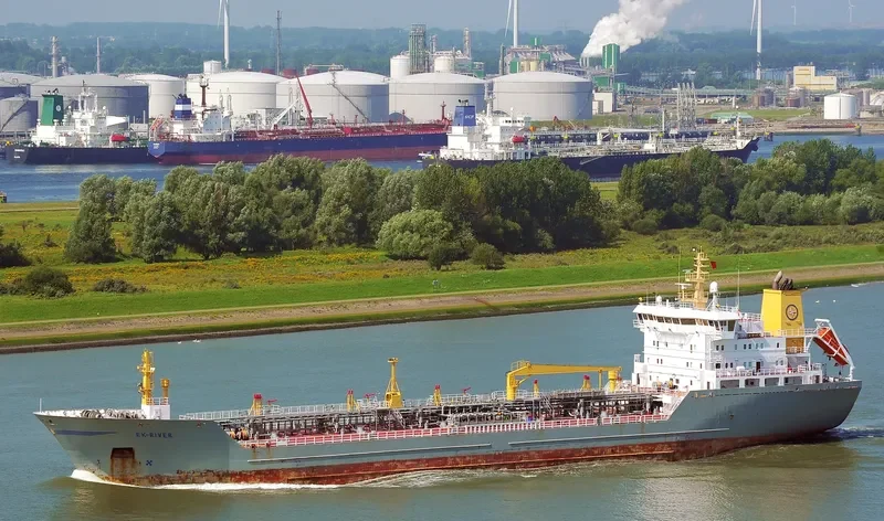 VLADIMIR RUSANOV Tanker IMO 9056868 photo 8