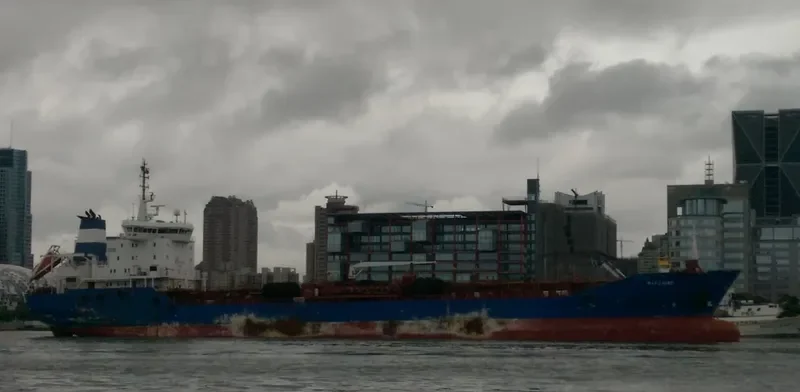 ORIENT WELL Tanker IMO 9059688 photo 4