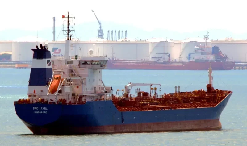 ORIENT WELL Tanker IMO 9059688 photo 8