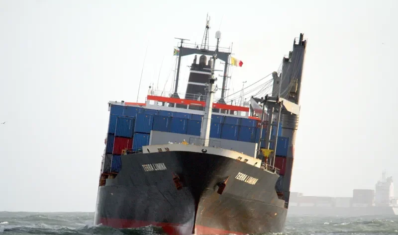 TENORA Container Ship IMO 9060261 photo 5