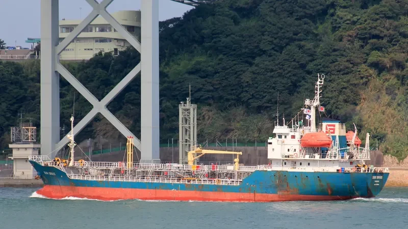 SIRIUS Tanker IMO 9060625 photo 2