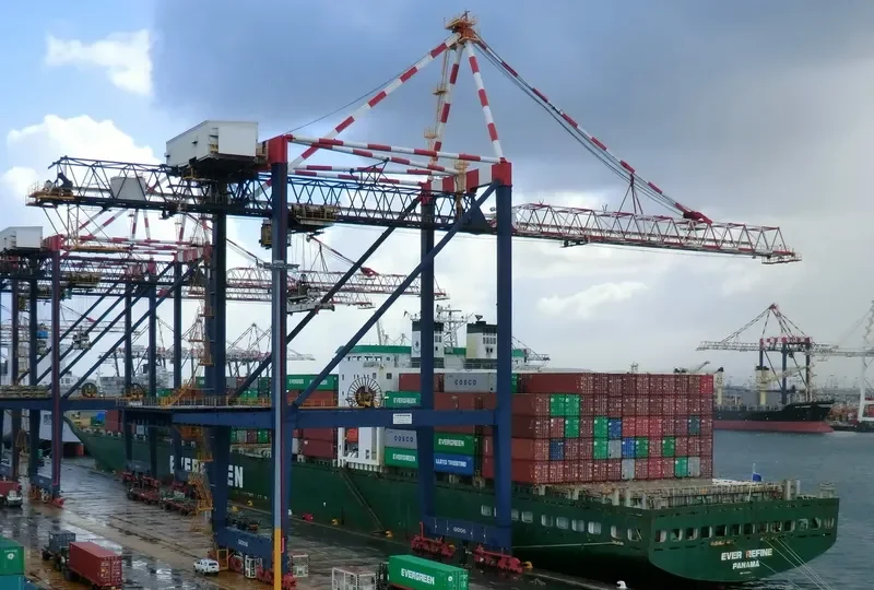EVER REFINE Container Ship IMO 9061124 photo 6
