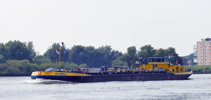PIZ AMALIA Tanker IMO 9063897 photo 8
