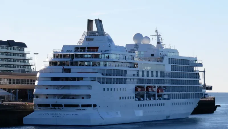SEVEN SEAS NAVIGATOR Passenger Ship IMO 9064126