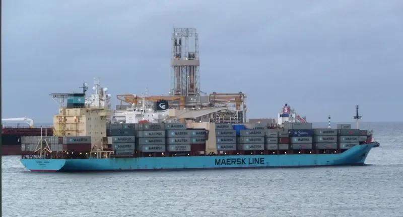 MAERSK TAASINGE Container Ship IMO 9064384 photo 2