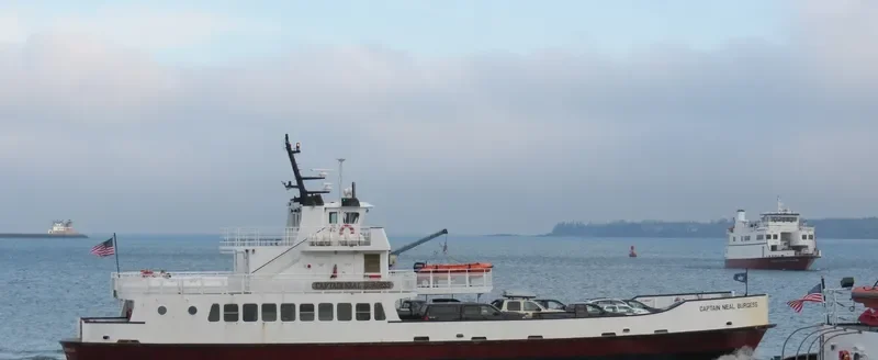 CAPTAIN NEAL BURGESS Ro-Ro IMO 9065235 photo 2
