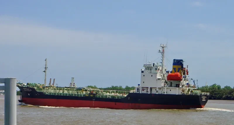 SURATCHANYA Tanker IMO 9066930 photo 10