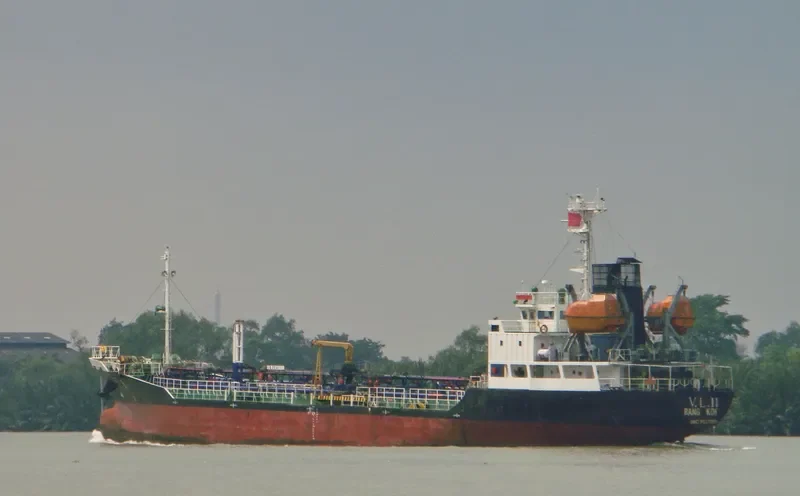 V.L.11 Tanker IMO 9067099 photo 2