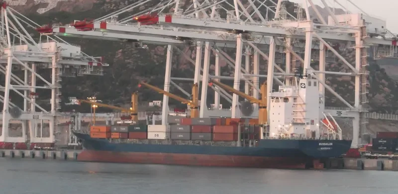 BUXSAILOR Container Ship IMO 9070022 photo 8