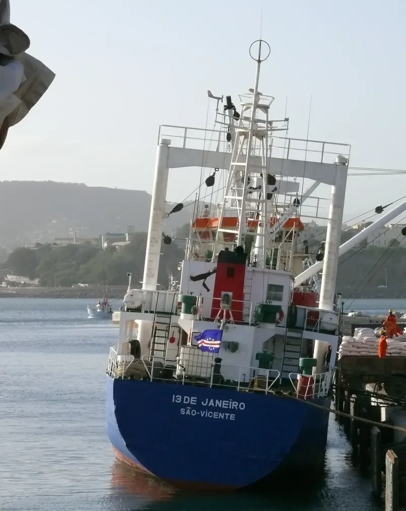 13 DE JANEIRO General Cargo IMO 9072977 photo 3