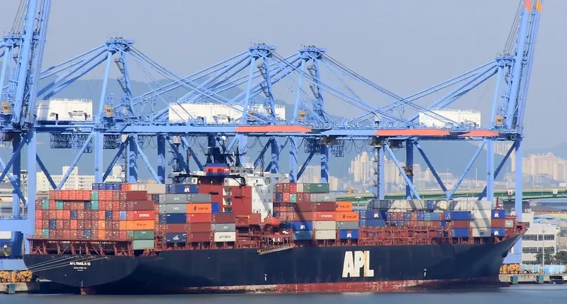APL THAILAND Container Ship IMO 9077123 photo 9