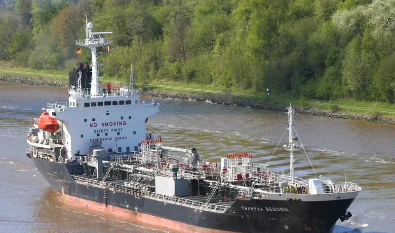 THERESA BEGONIA Tanker IMO 9078103 photo 8