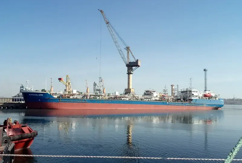 ASTRAKHAN CITY Tanker IMO 9080156 photo 2