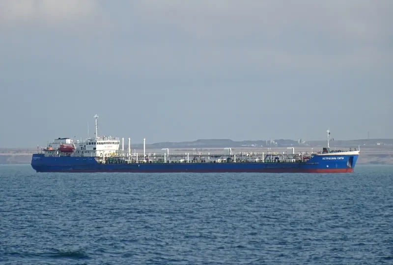 ASTRAKHAN CITY Tanker IMO 9080156 photo 4