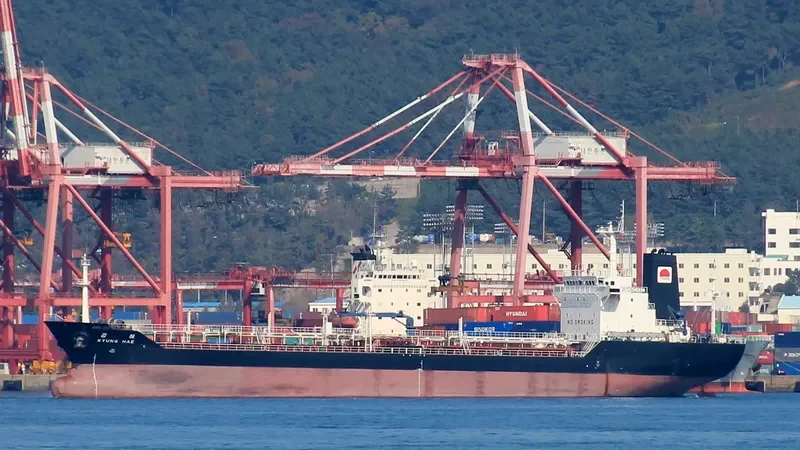 KYUNG HAE Tanker IMO 9082398 photo 5