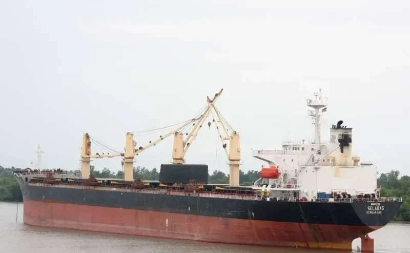 ISA EXPRESS Bulk Carrier IMO 9082752 photo 5