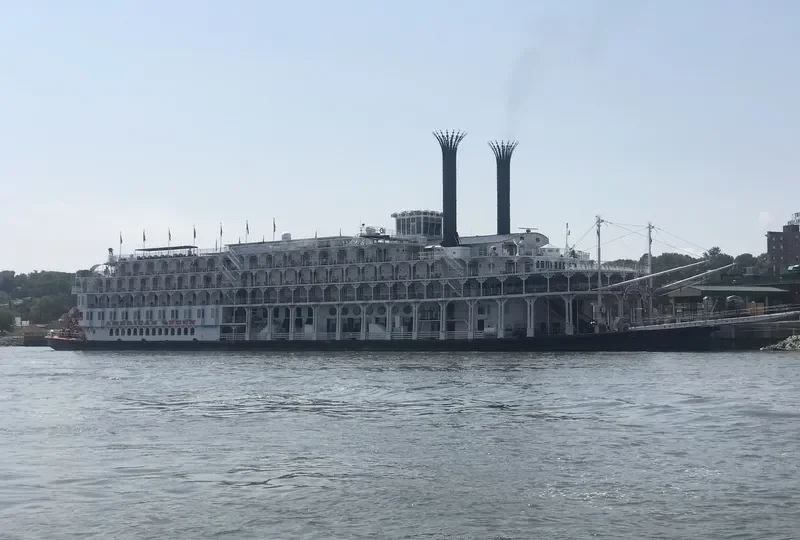 AMERICAN QUEEN Passenger Ship IMO 9084542 photo 3