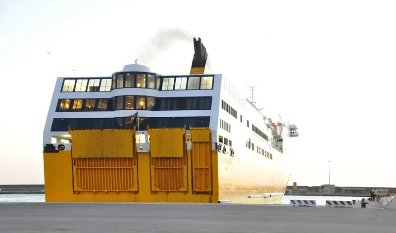 MEGA EXPRESS FOUR Ro-Ro IMO 9086590 photo 9
