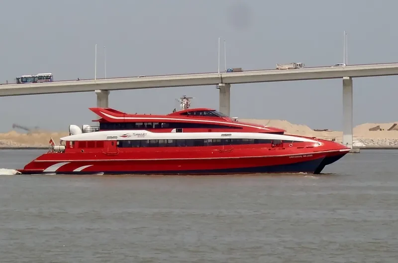 UNIVERSAL MK 2005 Passenger Ship IMO 9087594 photo 2