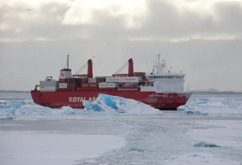 IRENA ARCTICA Container Ship IMO 9100255 photo 6