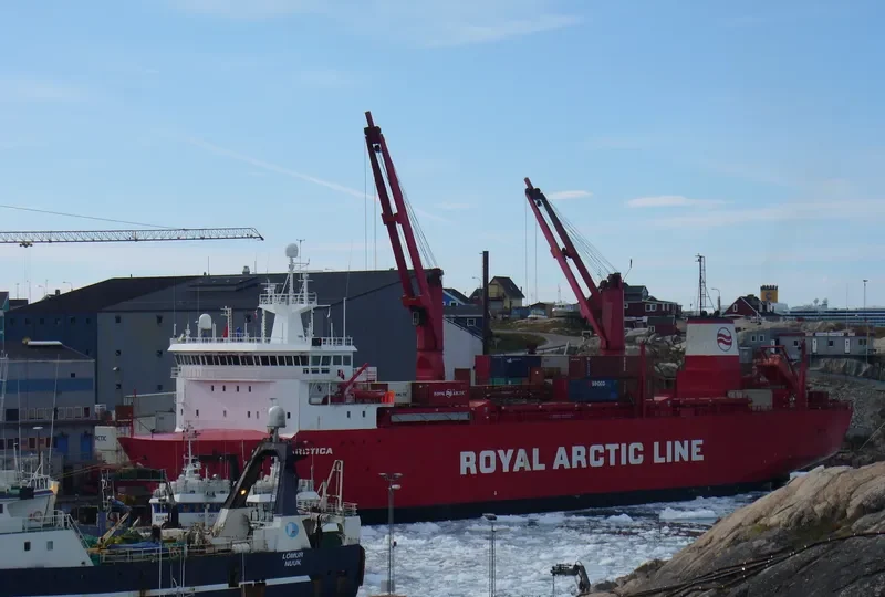 IRENA ARCTICA Container Ship IMO 9100255 photo 8