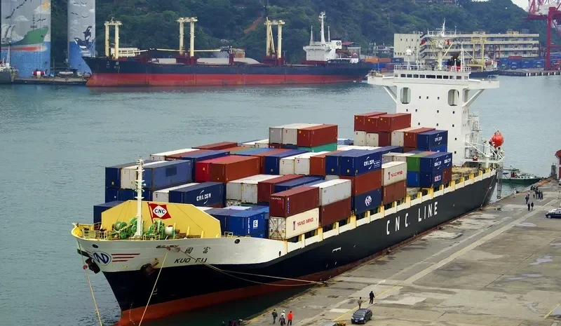 MTT KUCHING DUA Container Ship IMO 9101106 photo 3