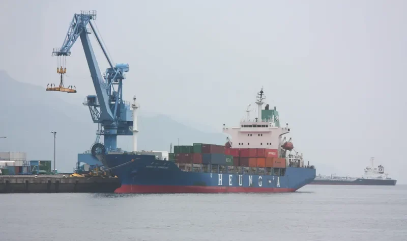 HARBOUR ZENITH Container Ship IMO 9101651 photo 9