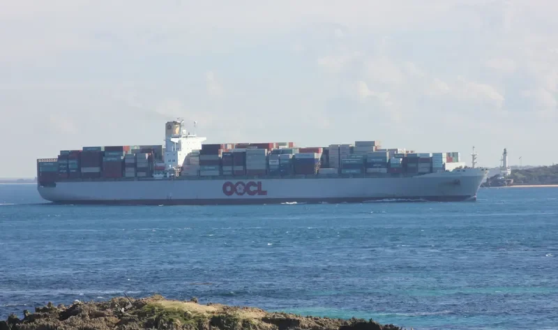 OOCL AMERICA Container Ship IMO 9102291 photo 4
