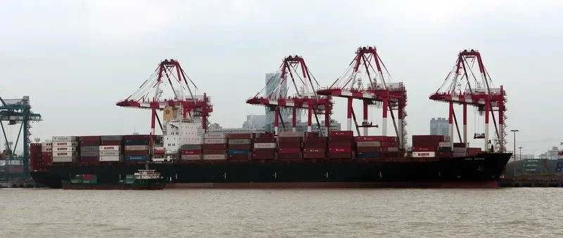 BRITAIN Container Ship IMO 9102318