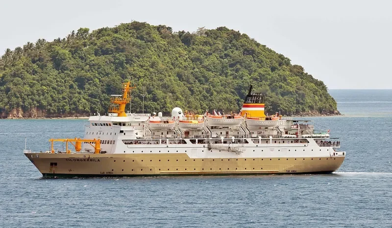 TILONGKABILA Passenger Ship IMO 9102760 photo 2