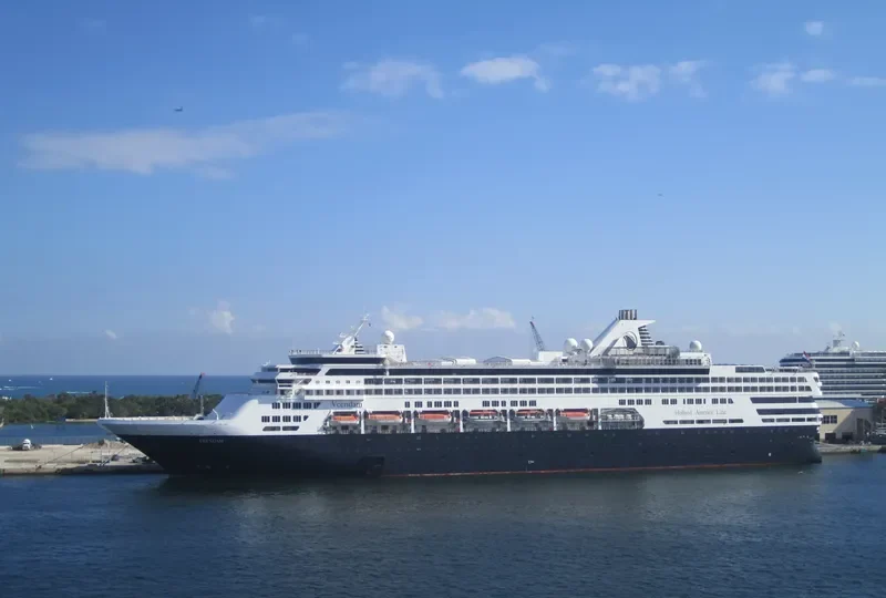 VEENDAM Passenger Ship IMO 9102992