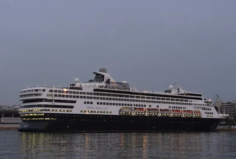 VEENDAM Passenger Ship IMO 9102992 photo 4