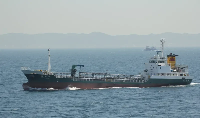 UM AQUILA Tanker IMO 9104304 photo 5