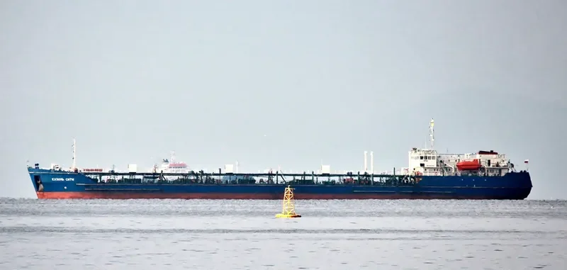 KAZAN CITY Tanker IMO 9104782 photo 3