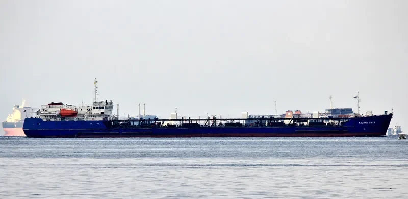 KAZAN CITY Tanker IMO 9104782 photo 5