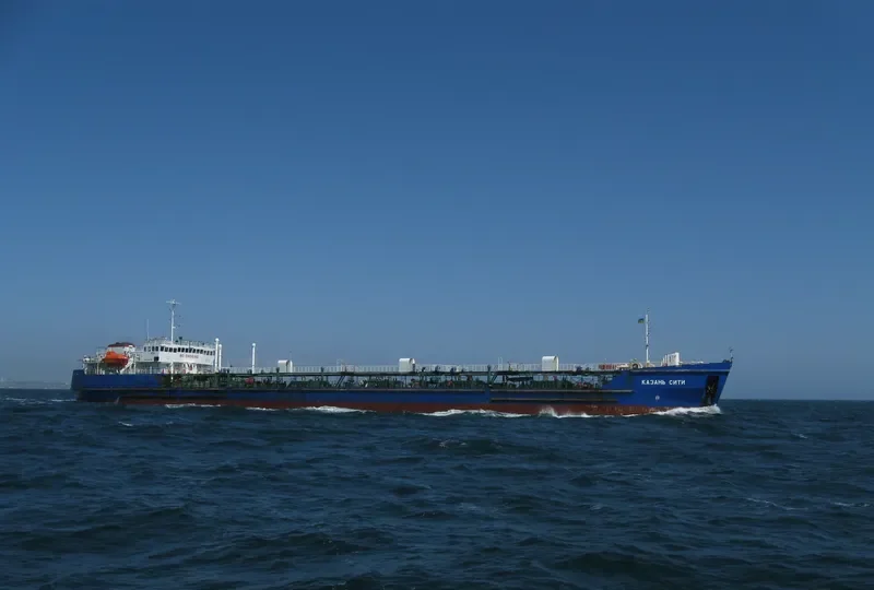 KAZAN CITY Tanker IMO 9104782 photo 7