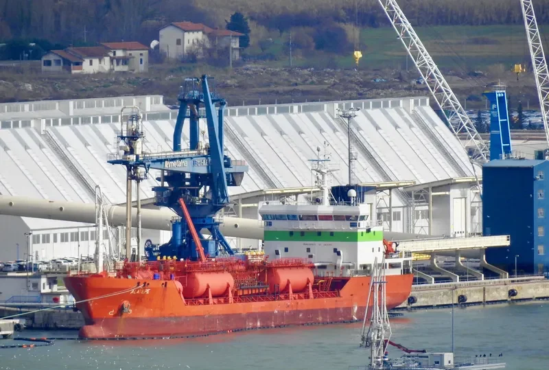 ALATEPE Tanker IMO 9104873 photo 4