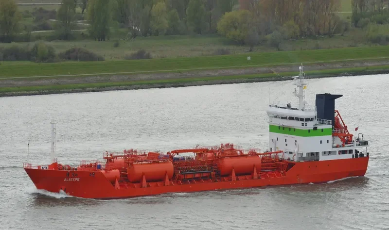 ALATEPE Tanker IMO 9104873 photo 10