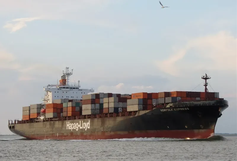 OEL EMIRATES Container Ship IMO 9104902 photo 2