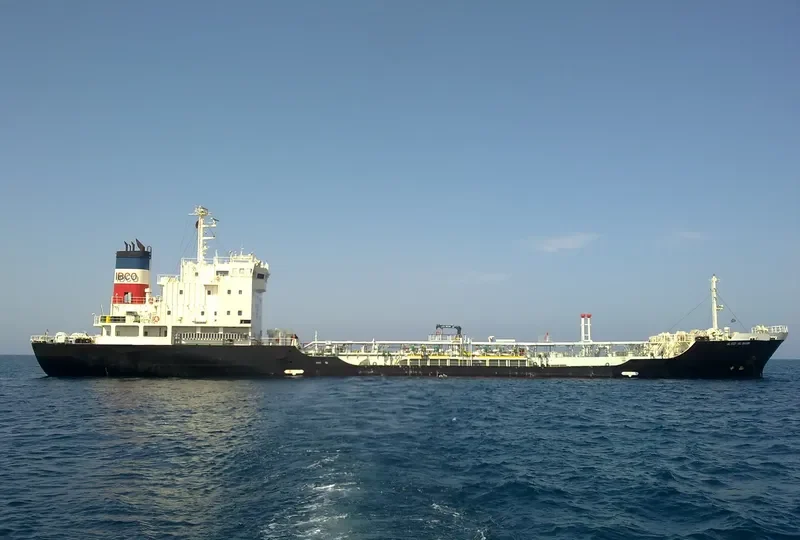 AL EZZ AL SAUDI Tanker IMO 9105542 photo 4