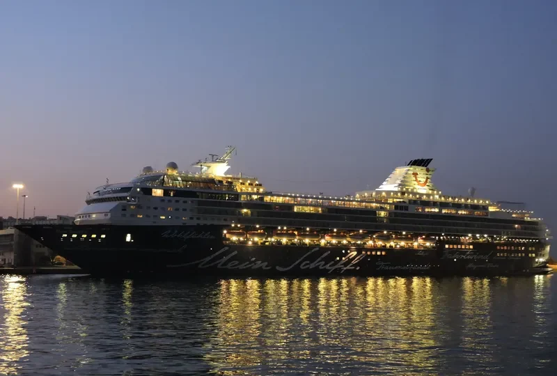 MARELLA EXPLORER Passenger Ship IMO 9106297 photo 5