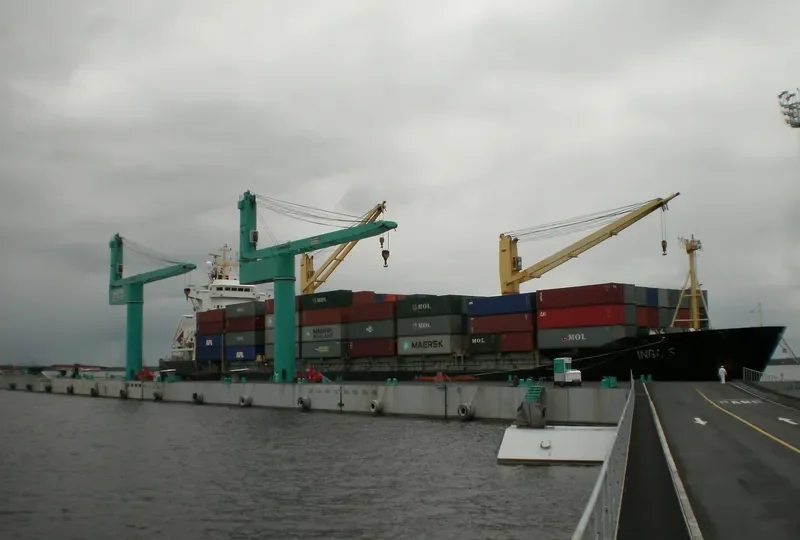 MERATUS MAKASSAR Container Ship IMO 9106637