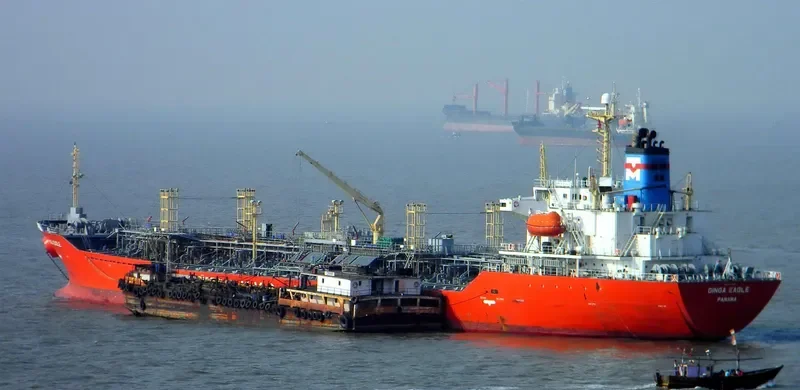 SPRING 3 Tanker IMO 9108104 photo 10