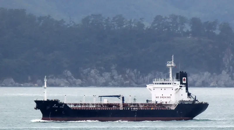 SUNG HAE Tanker IMO 9111412 photo 9