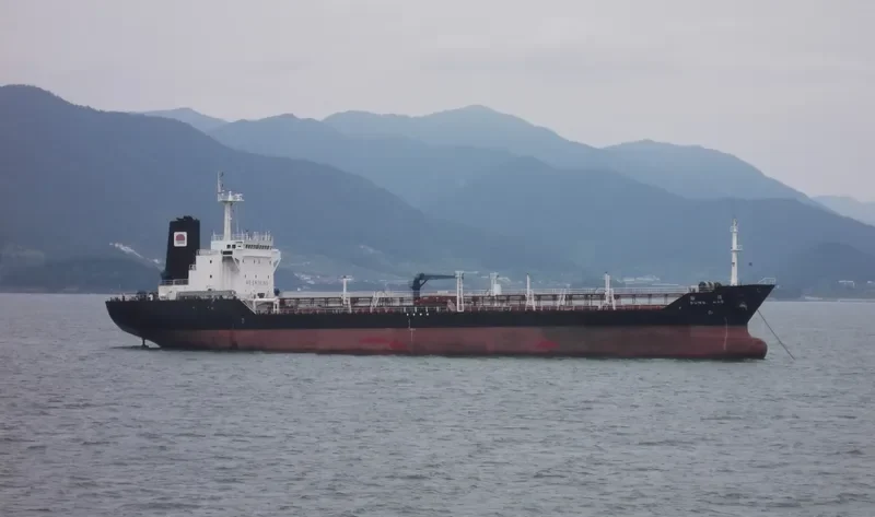 SUNG HAE Tanker IMO 9111412 photo 10