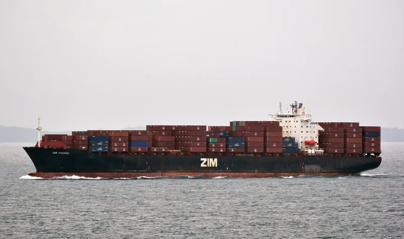 ZIM PACIFIC Container Ship IMO 9113666 photo 2