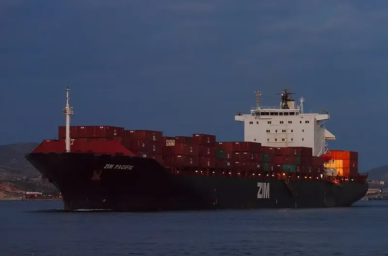 ZIM PACIFIC Container Ship IMO 9113666 photo 10
