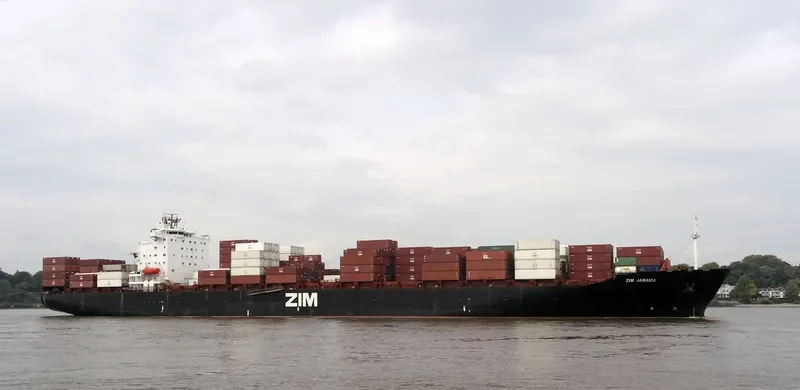 ZIM JAMAICA Container Ship IMO 9113680 photo 4