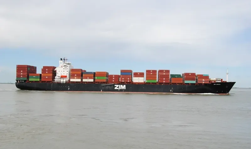 ZIM JAMAICA Container Ship IMO 9113680 photo 6